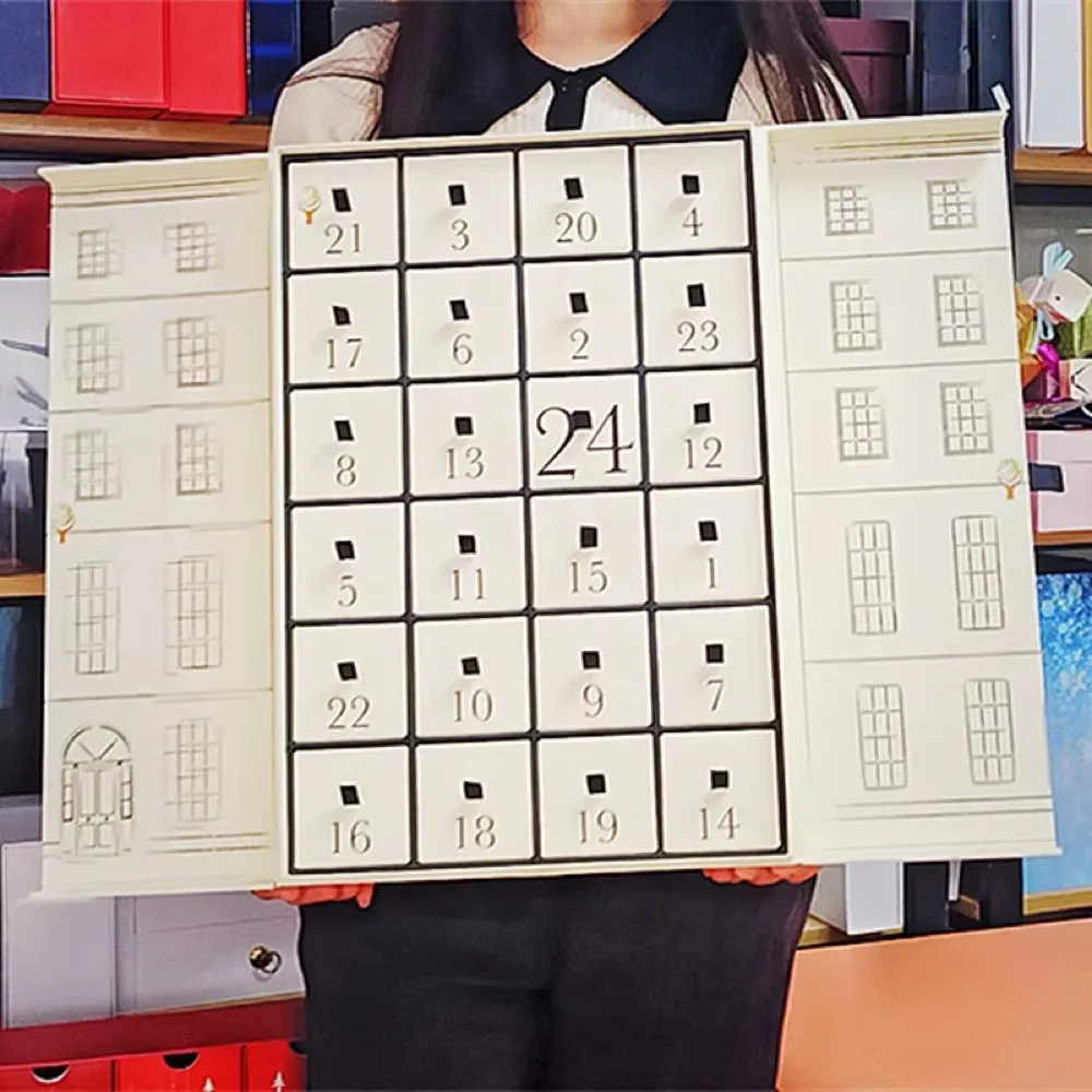 Double-Door Advent Calendar Box Thumbnail 12