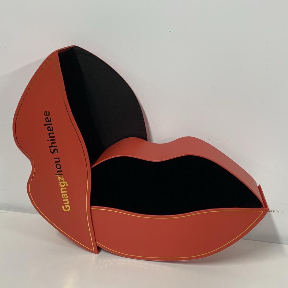 Crimson Red Lip Zippered Cosmetic Bag Thumbnail 4