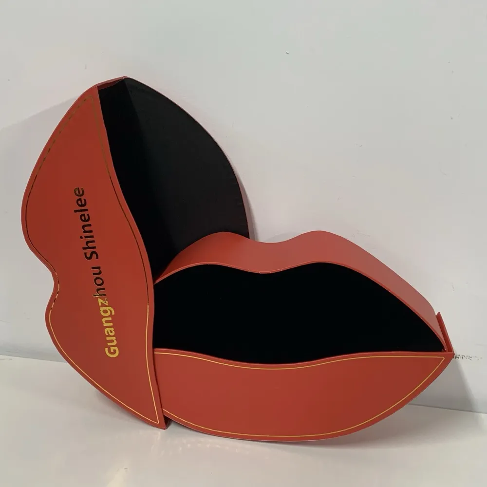 Crimson Red Lip Zippered Cosmetic Bag Thumbnail 8
