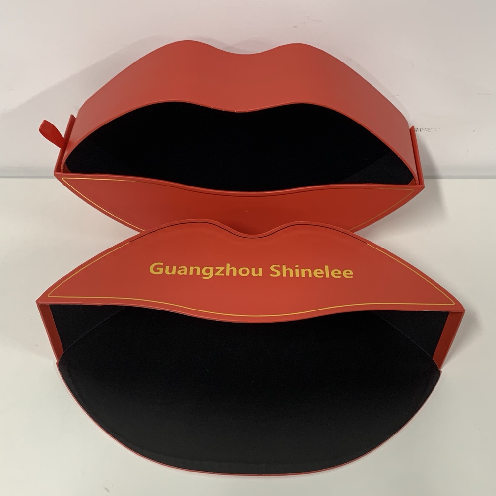 Crimson Red Lip Zippered Cosmetic Bag Thumbnail 6